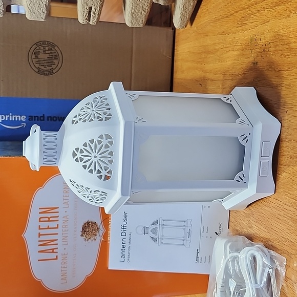 Young Living White Lantern Ultrasonic essential oil Diffuser - Picture 3 of 4